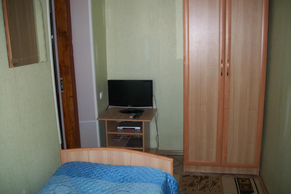 Enirest Hotel Karakol Phòng bức ảnh