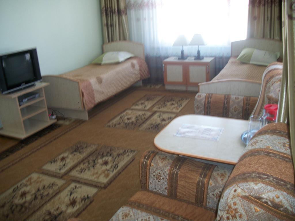 Enirest Hotel Karakol Ngoại thất bức ảnh