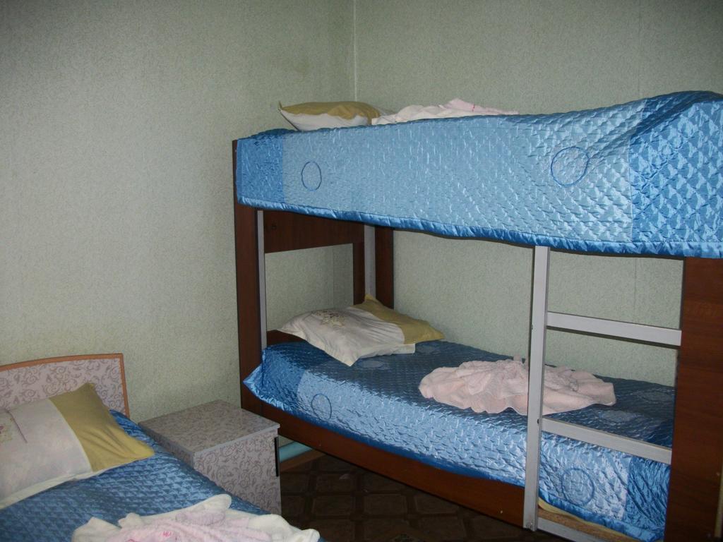 Enirest Hotel Karakol Phòng bức ảnh