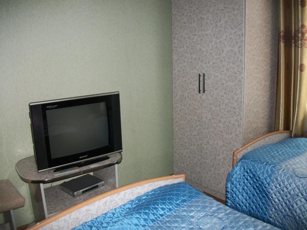 Enirest Hotel Karakol Phòng bức ảnh